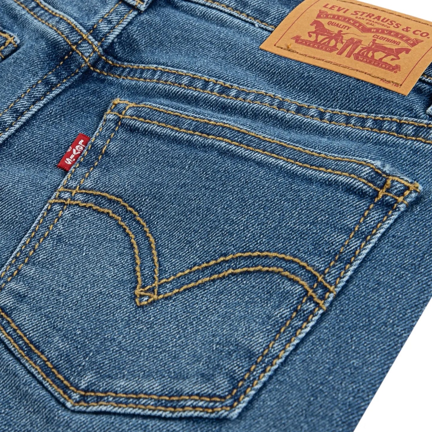 Levi’s - Wide denim jeans. (10-12yrs)