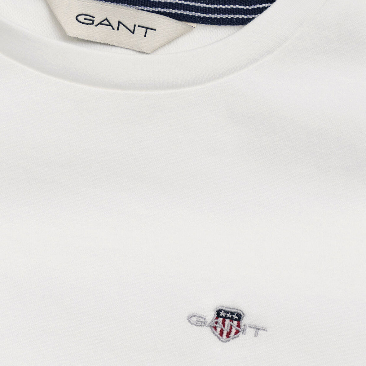 Gant, T-shirts, Gant - White shield short sleeved T-shirt